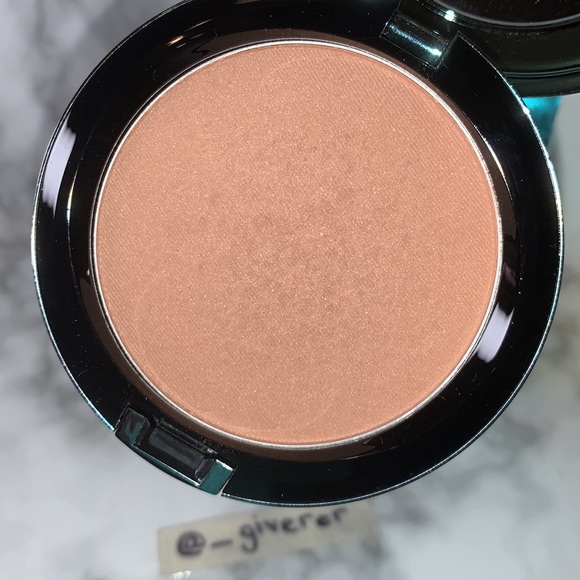 GOLDEN Alluring Aquatic Bronzer MAC Bronzing Powder - Picture 6 of 17